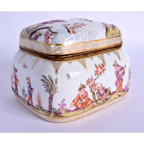 61 - A LOVELY 19TH CENTURY MEISSEN PORCELAIN BOX AND COVER decorated in relief with Oriental figures in v... 