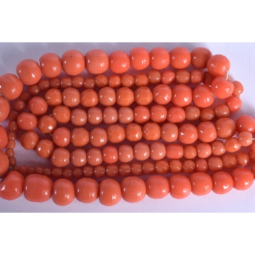 1014 - AN ART DECO CORAL NECKLACE. 76 cm long.