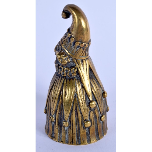 1079 - A 19TH CENTURY CONTINENTAL BRONZE BELL in the form of Mr Punch. 10 cm high.