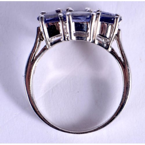 1097 - A SILVER RING. O/P. 5 grams.