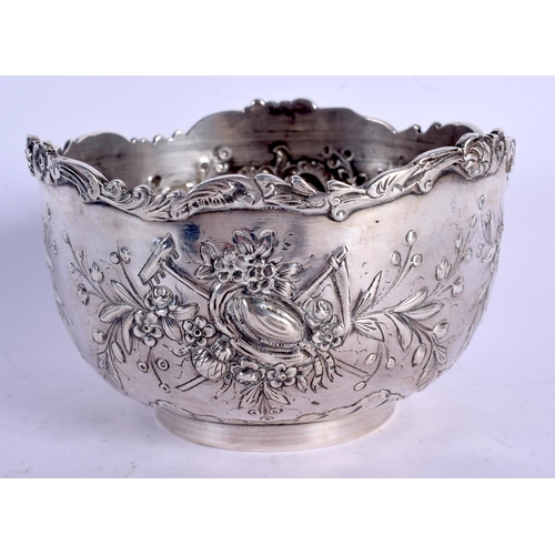 1127 - A 19TH CENTURY CONTINENTAL EMBOSSED SILVER SUGAR BOWL. 191 grams. 11 cm wide.