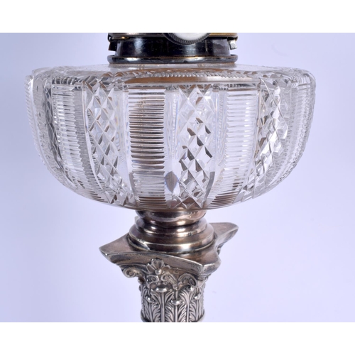 1155 - AN EDWARDIAN SILVER CORINTHIAN CANDLESTICK OIL LAMP. Sheffield 1904. 3.8kgs overall. 52 cm x 15 cm.