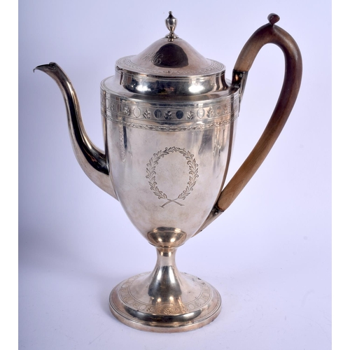 1242 - A GEORGE III SILVER COFFEE POT. London 1798. 743 grams. 29 cm x 24 cm.