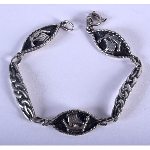 1290 - A STERLING SILVER BRACELET. 12 grams. 17 cm long.