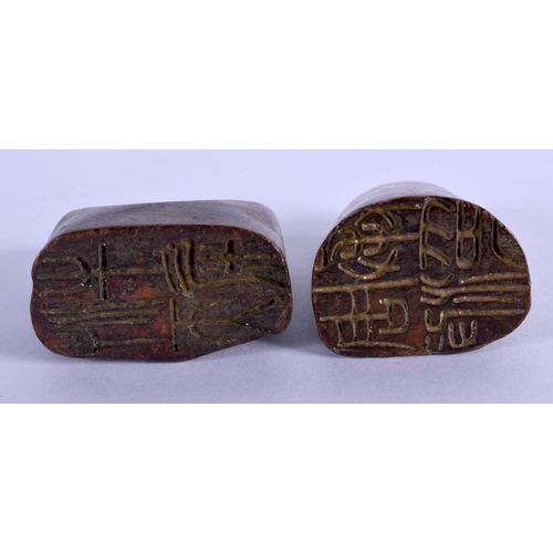 1596 - TWO CHINESE BRONZE MOUNTAIN SEALS 20th Century. 3 cm x 3.5 cm.