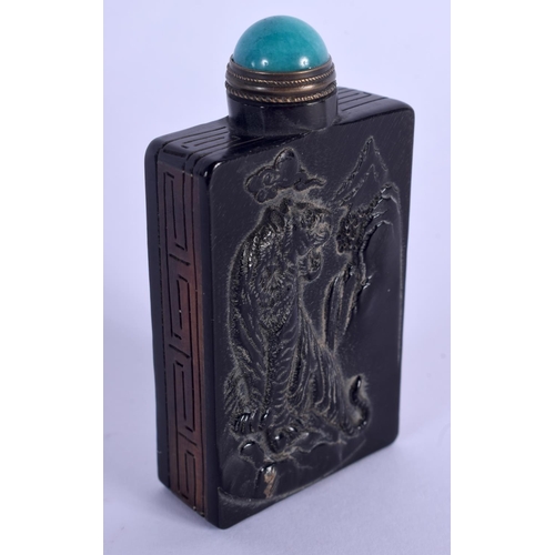 1624 - AN EARLY 20TH CENTURY CHINESE CARVED BUFFALO HORN SNUFF BOTTLE Late Qing/Republic, decorated with a ... 