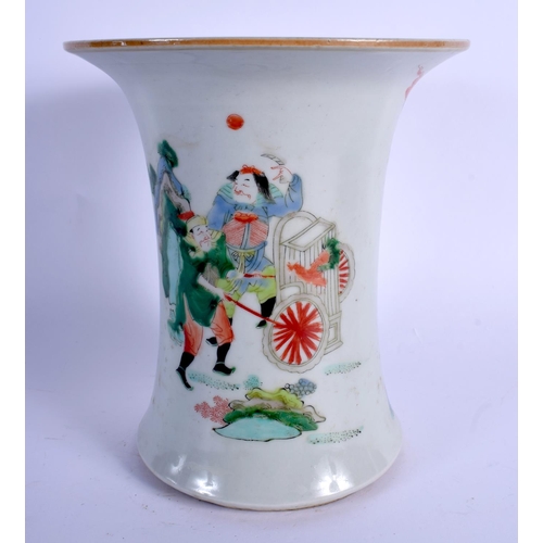 1635 - A CHINESE FAMILLE VERTE BEAKER FORM VASE 20th Century. 21 cm x 15 cm.