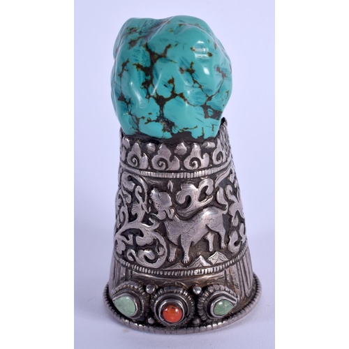 1679 - AN UNUSUAL EARLY 20TH CENTURY TIBETAN SILVER TURQUOISE AND AGATE SEAL. 8 cm x 4.5 cm.