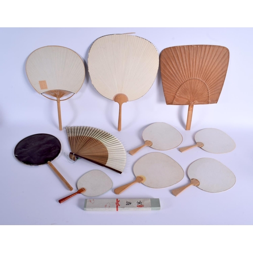 1689 - ASSORTED EARLY 20TH CENTURY JAPANESE MEIJI PERIOD FANS with bamboo handles. (qty)