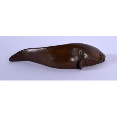 1758 - A JAPANESE BRONZE CATFISH OKIMONO. 4.5 cm wide.