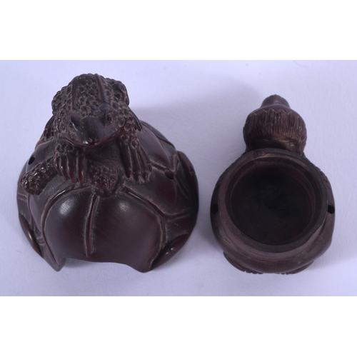 1775 - A JAPANESE CARVED BOXWOOD TOAD BOX AND COVER. 7 cm x 5 cm.