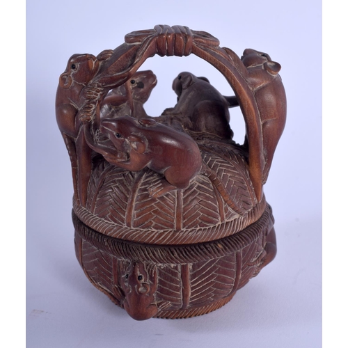 1780 - A JAPANESE CARVED BOXWOOD RAT BOX AND COVER. 9 cm x 7 cm.