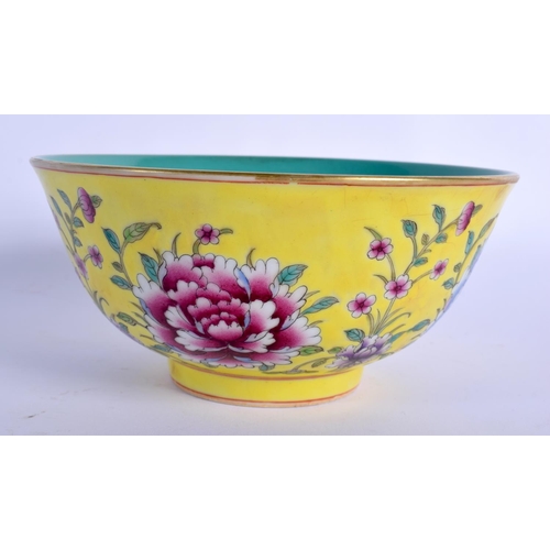 1787 - A CHINESE YELLOW GLAZED PORCELAIN BOWL 20th Century. 15 cm diameter.