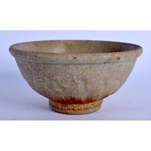 1805 - A RARE EARLY CHINESE LOTUS MOULDED CRACKLE GLAZED POTTERY BOWL Ming. 11 cm diameter.