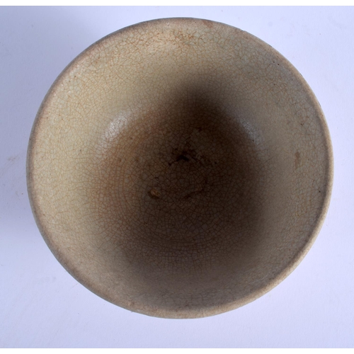 1805 - A RARE EARLY CHINESE LOTUS MOULDED CRACKLE GLAZED POTTERY BOWL Ming. 11 cm diameter.