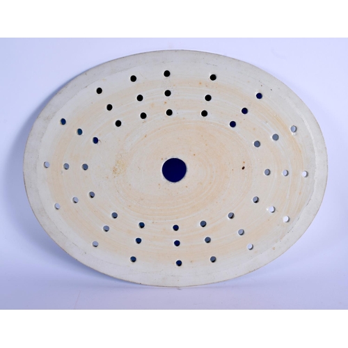 1811 - A 19TH CENTURY CHINESE BLUE AND WHITE PORCELAIN STRAINING DISH Qing. 30 cm x 27 cm,