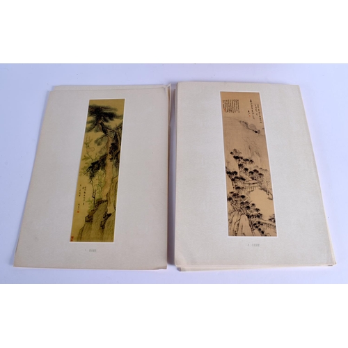 1852 - A CHINSE BOOK ALBUM OF OLD PAINTINGS 20th Century. 42 cm x 28 cm.