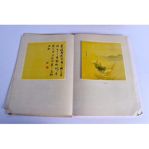 1852 - A CHINSE BOOK ALBUM OF OLD PAINTINGS 20th Century. 42 cm x 28 cm.