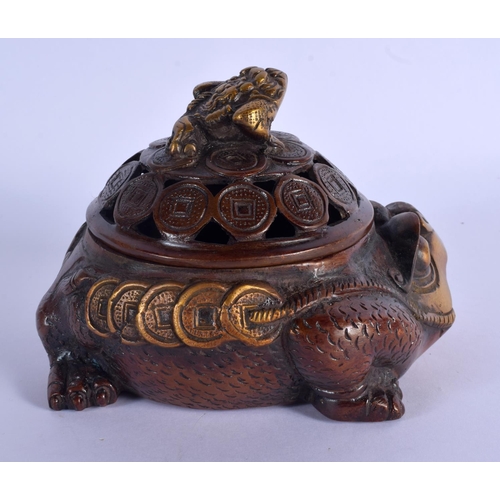 1925 - A CHINESE BRONZE CENSER AND COVER 20th Century, formed as a seated toad. 17 cm x 13 cm.