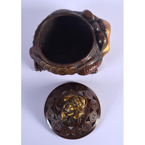 1925 - A CHINESE BRONZE CENSER AND COVER 20th Century, formed as a seated toad. 17 cm x 13 cm.