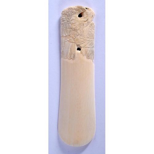 1929 - A 19TH CENTURY JAPANESE MEIJI PERIOD CARVED IVORY EAGLE SCOOP C1890. 14 cm long.