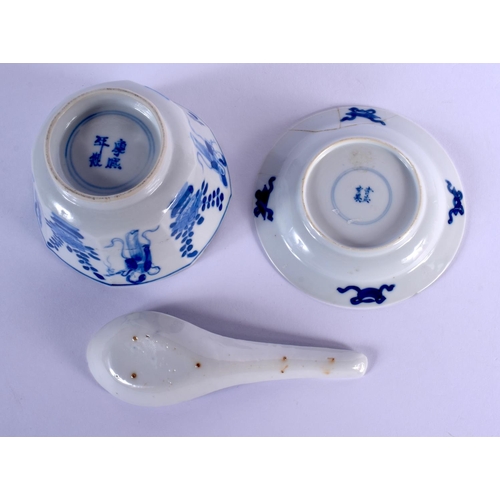 1934 - A 17TH CENTURY CHINESE BLUE AND WHITE PORCELAIN SAUCER Kangxi, together with a bowl etc. 9 cm wide. ... 