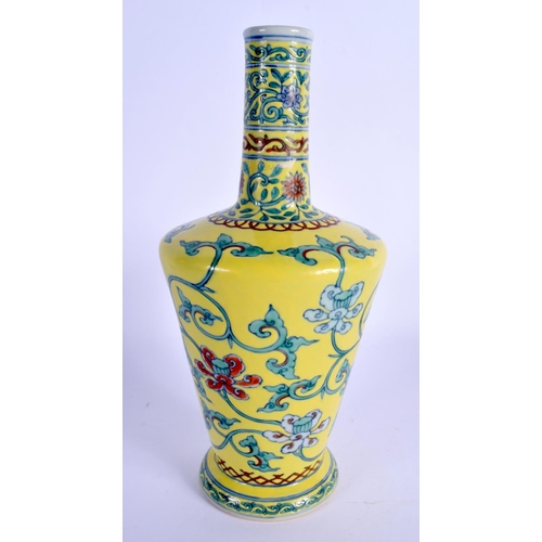 1986 - AN EARLY 20TH CENTURY CHINESE DOUCAI PORCELAIN VASE Late Qing/Republic, overlaid in yellow glaze. 25... 