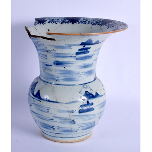 2011 - A LARGE 18TH CENTURY CHINESE BLUE AND WHITE PORCELAIN ZHADOU Qianlong/Jiaqing, painted with landscap... 