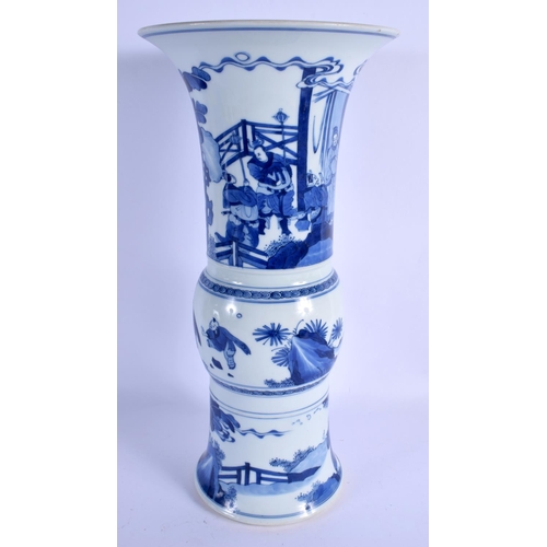 2081 - A 19TH CENTURY CHINESE BLUE AND WHITE PORCELAIN YEN YEN VASE bearing Chenghua marks to base, painted... 