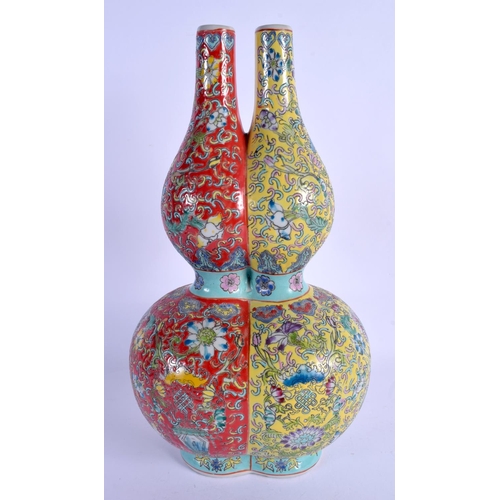 2101 - A CHINESE DUAL COLOUR FAMILLE ROSE PORCELAIN DOUBLE GOURD VASE 20th Century. 36 cm x 16 cm.