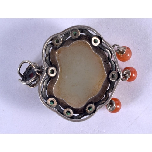 2107 - A CHINESE SILVER AGATE AND JADE PENDANT 20th Century. 17 grams. 5 cm x 4 cm.