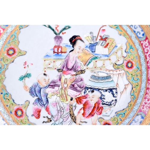 2113 - A PAIR OF EARLY 20TH CENTURY CHINESE FAMILLE ROSE PORCELAIN DISHES Late Qing/Republic, enamelled wit... 