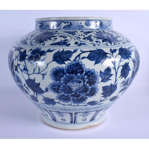 2119 - A LARGE CHINESE BLUE AND WHITE PORCELAIN MING STYLE JARLET possibly Mid Qing, painted with bold coba... 