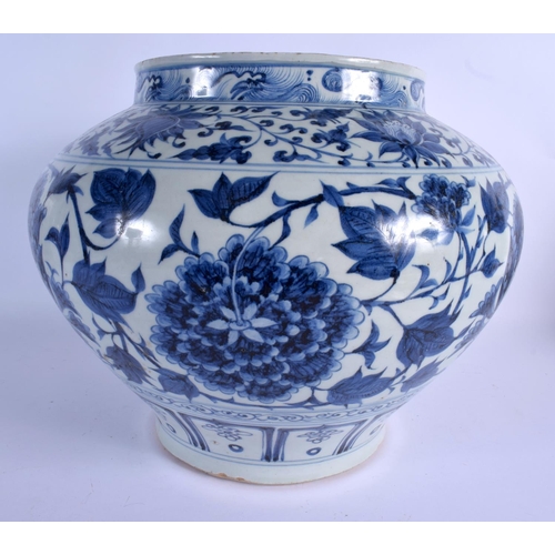 2119 - A LARGE CHINESE BLUE AND WHITE PORCELAIN MING STYLE JARLET possibly Mid Qing, painted with bold coba... 