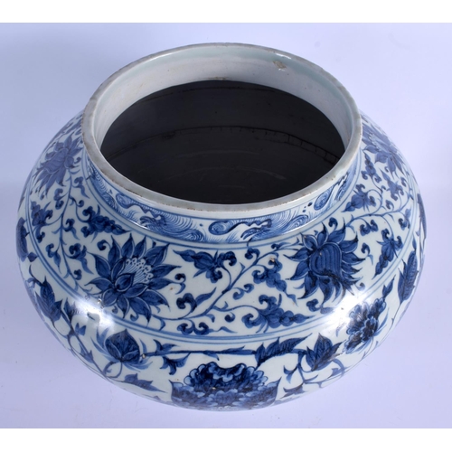 2119 - A LARGE CHINESE BLUE AND WHITE PORCELAIN MING STYLE JARLET possibly Mid Qing, painted with bold coba... 