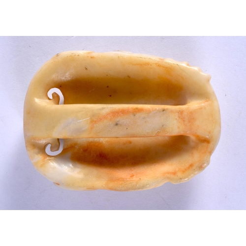 2123 - A CHINESE CARVED ARCHAIC JADE MASK HEAD SLIDING BELT BUCKLE 20th Century. 8.5 cm x 5.5 cm.