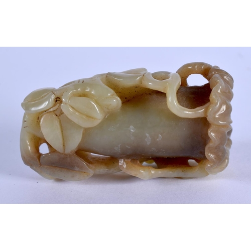 2124 - AN EARLY 20TH CENTURY CHINESE CARVED MUTTON JADE FRUITING POD Late Qing/Republic. 5.5 cm x 3.5 cm.