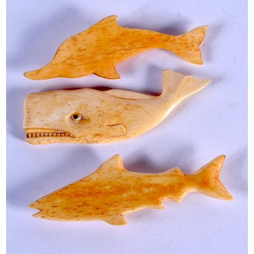 2134 - THREE CHINESE CARVED BONE FISH 20th Century, possibly lures. 5.5 cm wide. (3)