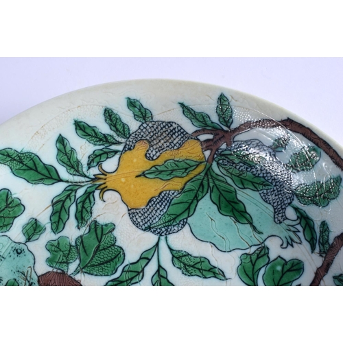 2170 - A LARGE 19TH CENTURY CHINESE EGG AND SPINACH SAUCER DISH bearing Kangxi marks to base, painted with ... 