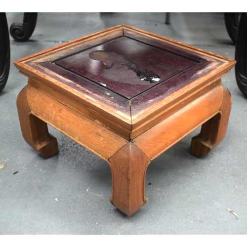 2186 - A SMALL EARLY 20TH CENTURY CHINESE HARDWOOD STAND of square form. 34 cm x 25 cm.