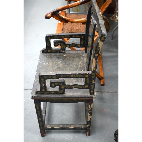 2191 - AN EARLY 20TH CENTURY CHINESE BLACK LACQUERED CHAIR Late Qing/Republic. 95 cm x 50 cm.