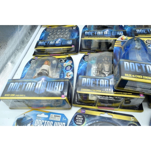 2507 - A collection of Dr Who series 6 boxed collectable figures