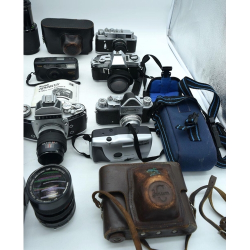 2523 - Collection Camera equipment Canon, Zorki etc (Qty).