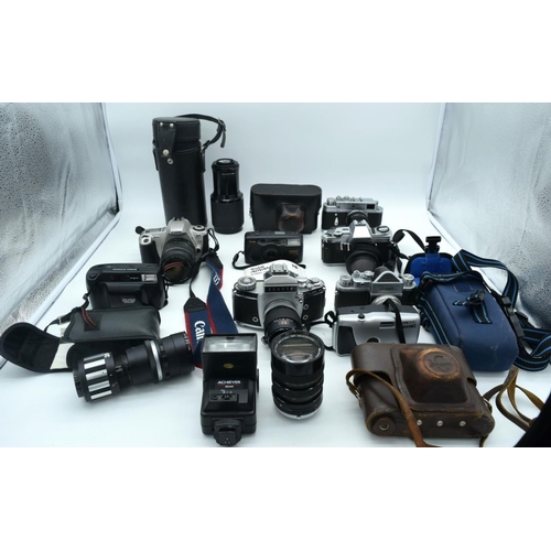 2523 - Collection Camera equipment Canon, Zorki etc (Qty).