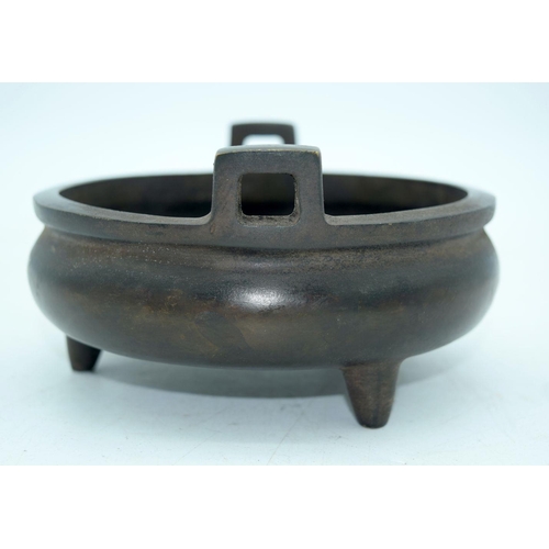 2529 - A Chinese Bronze Censer 16 x 8cm .