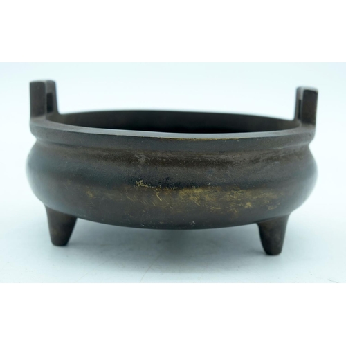 2529 - A Chinese Bronze Censer 16 x 8cm .