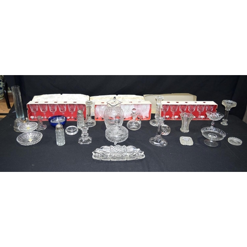 2559 - Collection of glass items bowls, vases glasses  etc Qty.