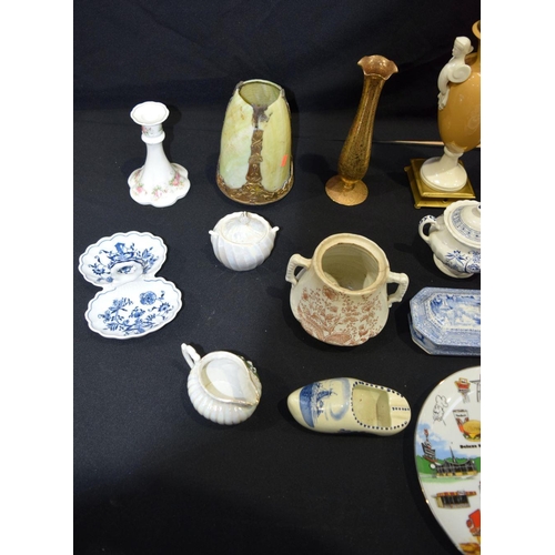 2560 - Large collection of  ceramics Qty.