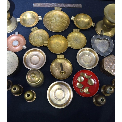 2664 - A collection of brass, bronze and metal items , candle holders, boxes, dishes light fittings etc (Qt... 