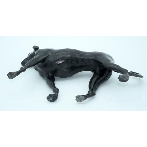 2666 - A Bronze dog 33 x 20cm.